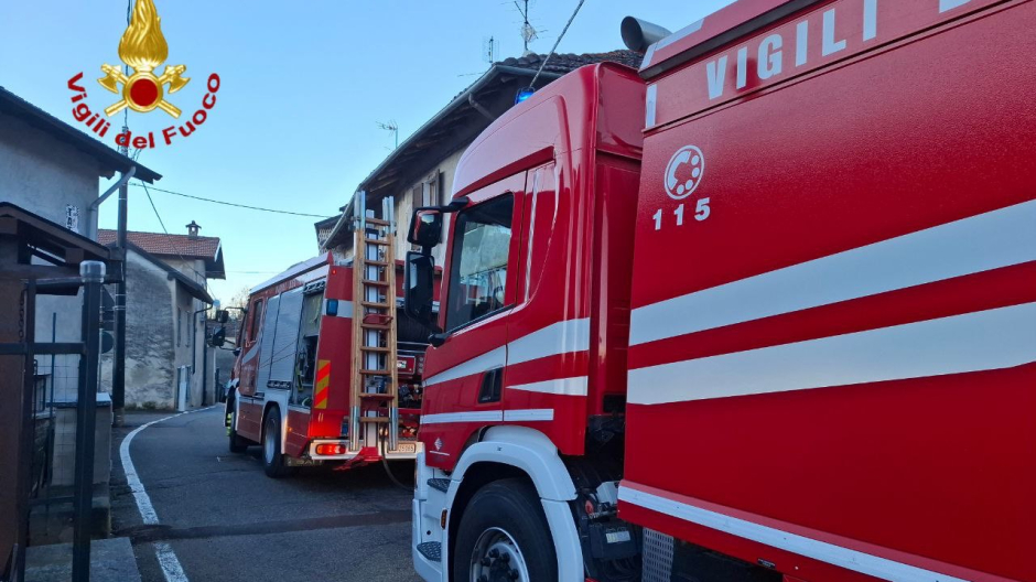 Ghevio, incendio di una rimessa: intervenuti i vigili del fuoco